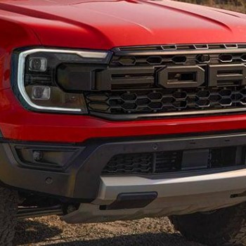 za-raptor-highlights-grille.jpg.renditions.original